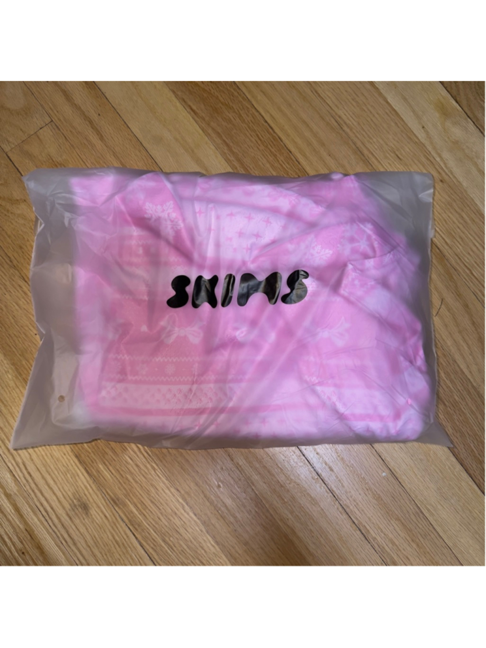 LOGO PLUSH POINTELLE PANT
COLOR: BUBBLEGUM BOW FAIRISLE SIZE XL (sold out)